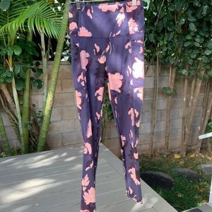 BODY GLOVE LEGGINGS FLORAL SIZE MEDIUM